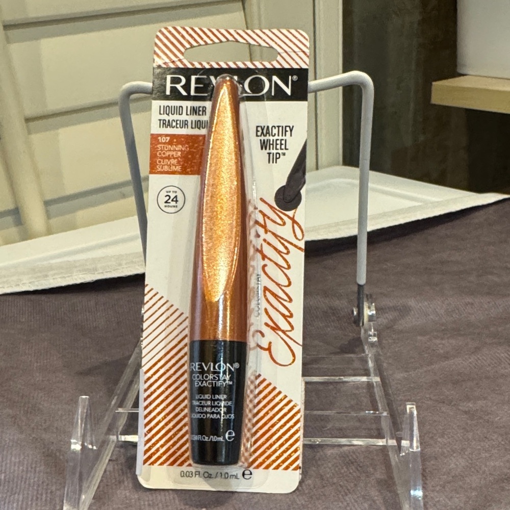 Revlon Stunning Copper #107 Liquid Liner